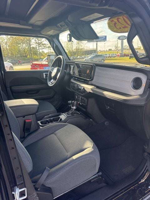 2025 Jeep Wrangler Sahara 4xe