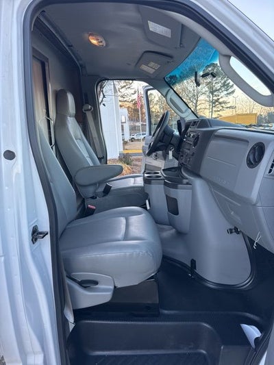 2023 Ford E-450SD Base DRW