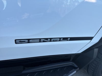 2025 GMC Sierra EV Denali
