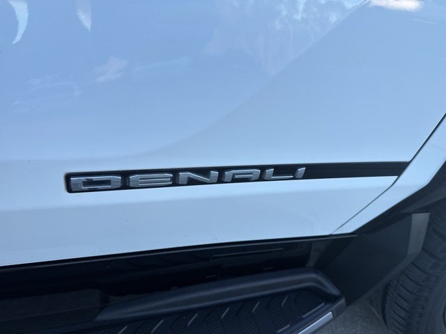 2025 GMC Sierra EV Denali