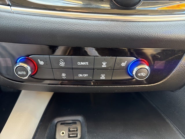 2020 Buick Enclave Essence