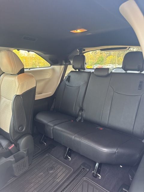 2025 Toyota Sienna Platinum 7 Passenger