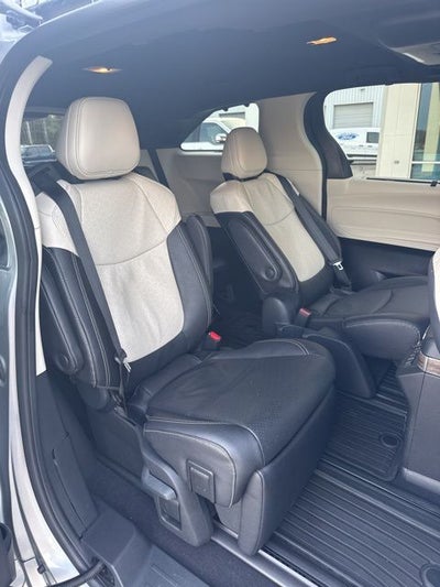 2025 Toyota Sienna Platinum 7 Passenger
