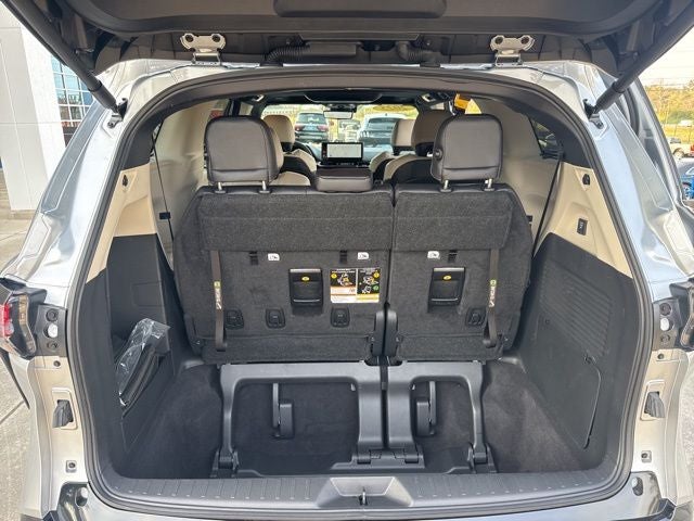 2025 Toyota Sienna Platinum 7 Passenger