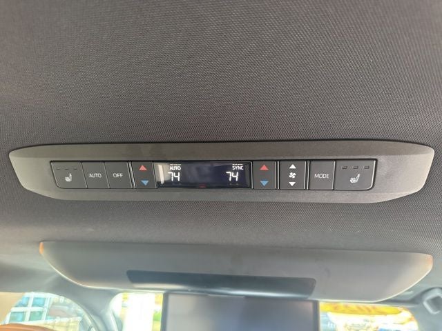 2025 Toyota Sienna Platinum 7 Passenger