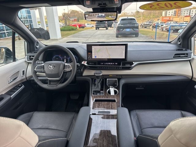 2025 Toyota Sienna Platinum 7 Passenger