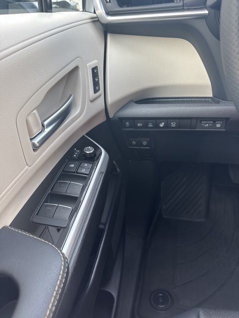 2025 Toyota Sienna Platinum 7 Passenger