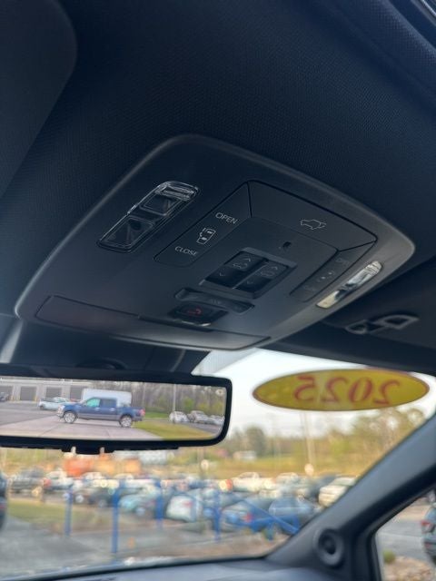 2025 Toyota Sienna Platinum 7 Passenger