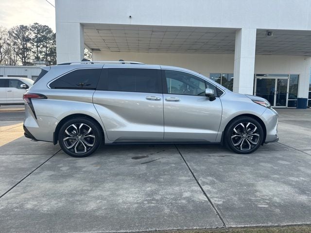 2025 Toyota Sienna Platinum 7 Passenger