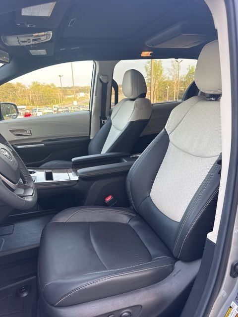 2025 Toyota Sienna Platinum 7 Passenger
